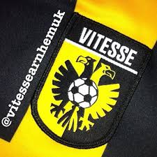 Ga maar na, een kind tot 16 jaar kan in de nieuwe competitie vanaf de oost tribune voor 2,85 euro een … continued Vitesse Arnhem Uk Home Facebook