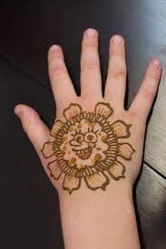 This design is an amalgamation of mughal and suri art forms and that lends it a unique yet distinguished look. Henna Tattoo Designs Top 140 Designs Und Ideen Fur Henna Lovers Henna Tattoo Designs Henna Tattoo Mehndi Designs For Kids