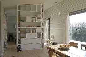 ferienhaus frankreich bretagne finistere plogoff maison la nippone bretonne wohnbereich wohnbereich mit raumteiler ferienhaus frankreich zimmer teilen