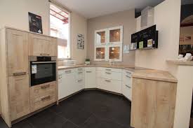 Der rustikale einrichtungsstil in küchen erfreut sich zunehmender beliebtheit. Ibig Kuche Und Bad