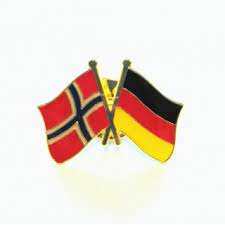 Tysklands flagg er en vannrett delt trikolor i fargene svart over rødt over gult. Pins Med Vennskap Flagg Norge Og Tyskland Norsk Uniform