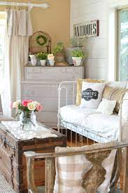 Simple Ways Decorate For Spring On A Budget Shabby Chic Bedrooms Home Decor Budget Farmhouse Decor