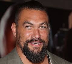 Royal ﻿News Roundup: Prince Harry Looks Sharp in Teal Suit