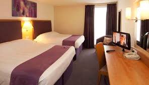 Top room amenities include air conditioning, a flat screen tv, and blackout curtains. Premier Inn Hotels London
