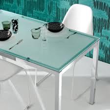 Explorez notre riche collection d'images sur table à manger design en verre ! Kuadro Table Rectangulaire Pedrali Plateau En Verre Depoli 140x80cm Cerise Sur La Deco