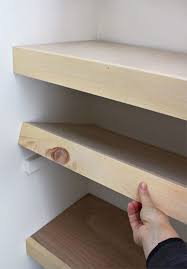Closet synonyms, closet pronunciation, closet translation, english dictionary definition of closet. Ein Diy Tutorial Zum Erstellen Einfacher Und Hubscher Sperrholzregale Fur Einfacher Erstellen Hubscher Sperrholz Plywood Shelves Shelves Diy Furniture