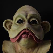 Got back from Italy and France last night and this Sullustan mask was  waiting for me. It's apparently an older one made by Chris Stephens  Creations so this would make it my