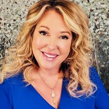 Lynn St Denis (@lynnstdenis) • Instagram photos and videos