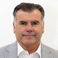 I was a very proud Dad yesterday as my son Sam graduated from Manchester  University with a BA Hons in Spanish & Portuguese. Now if anyone in  Manchester needs an entry level