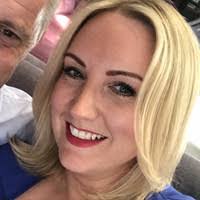 Caroline Gee's Instagram, Twitter & Facebook