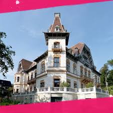 Teambuilding Im Springer Schlossl In Unmittelbarer Nahe Zum Schloss Schonbrunn Befindet Sich Das 2015 Komplett Neu Renovi Schloss Schonbrunn Schloss Renovieren
