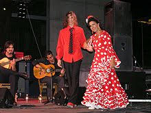 Woman's flamenco dresses 2019 new trendy flamenco dresses season 2019, the new colection for woman, newest and lastest flamenco dresses trends 2019.we will be on and we won't miss any famous flamenco fashion show to offers you the best and actual spanish flamenco dresses. Traje De Flamenca Wikipedia