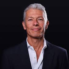 Dr. Xavier Vela · Clínicas Vela Segalà