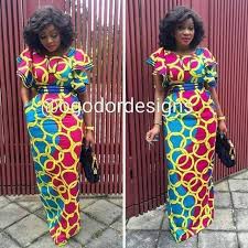 Voir plus d'idées sur le thème tenue africaine, mode africaine robe, mode jupe pagne model de pagne ensemble pagne 2017 couleurs,jolie,robe ,chaussures,. B6e592fd0ef4515b76f2fc1553a019c6 Jpg 640 640 Pixeis African Attire African Fashion Dresses African Dresses For Women