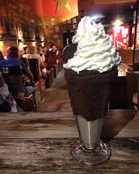 Milk Shake De Oreo Pra Fechar A Noite Sheriffsburger Vilamadalena Heitorpenteado699 Saopaulo Hamburgueria Texas Saopaulo M Grilled Burgers Oreo Food