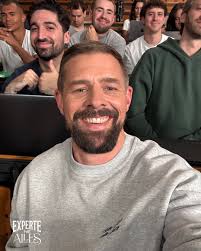 Wir präsentieren stolz: Die Ritter Sport Circus HalliGalli Limited Edition  in den Sorten "Joghurt-Klatsche mit Crunch" und "Vollmilch-Randale mit  Flakes". Greift zu bevor Joko alles in seine Rentnerplauze stopft! 🍫 ▷ ZUM