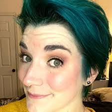 Kelly Simonson's Instagram, Twitter & Facebook