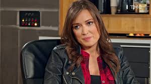 Les mystères de l'amour - S25 E10 - Regroupement familial