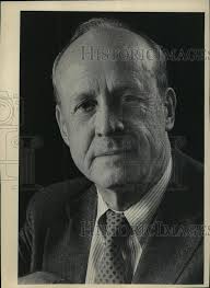Harry Earle, Chairman and President of George Banta Co., Inc., 1985 vintage  press photo print