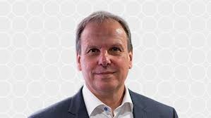 Charles East: Consultant Plastic Surgeon in London