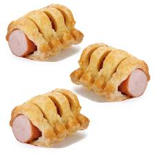 Prendiamo una zucchina e tagliamola a fettine sottili con un pela patate. Salatini Wurstel Dolciaria Acquaviva