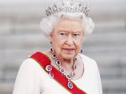 She married a distant cousin, philip mountbatten, on november 20, 1947, at london's westminster abbey. How Old Is Queen Elizabeth Now And Her Age When She Became Queen Networth Height Salary