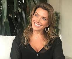 Teresita s reyes, tess reyes, joe breakfield. Canal 13 Sorprende Y Reestrenara Teleserie Que Tiene A Carolina Arregui Como Protagonista