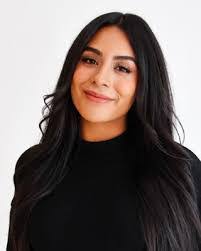 Melissa Belding's Instagram, Twitter & Facebook