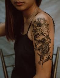 Tattoo goo speeds up the healing process which means you'll definitely want to take a look at it if you're planning on getting some fresh ink done. How To Help Tattoos Keep Their Bold Lines Tattoo Goo
