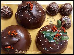 La torta caprese è una torta al cioccolato che si presenta con un cuore morbido e una lieve crosticina esterna. Parrozzo Ricetta Originale Del Dolce Abruzzese Natalizio