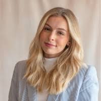 Elissa Mcneil's Instagram, Twitter & Facebook