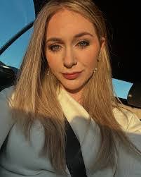 Danielle Stallman's Instagram, Twitter & Facebook