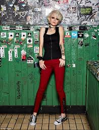 Joan jett proves that sticking with your signature style. Joan Jett Teams Up With Hot Topic For Her First Ever Clothing Line Daily Mail Online