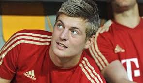 في صيف 2010، بعد انتهاء فترة إعارته إلى باير ليفركوزن، عاد كروس إلى بايرن ميونخ. ÙƒØ±ÙˆØ³ ÙŠØ±ÙØ¶ Ø¥Ù„Ø²Ø§Ù… Ù†ÙØ³Ù‡ Ù…Ø¹ Ø¨Ø§ÙŠØ±Ù† Ù…ÙŠÙˆÙ†ÙŠØ® Ø³Ø¨ÙˆØ±Øª 360