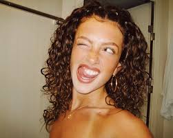 Mariella Leon-Witt (mariellaleonwitt)