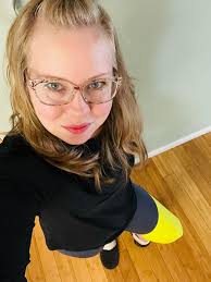 I am not sure I want to live in a world where leggings are not in style!  🤣🤣AD Shop it all here (Everything is true to size. Wearing a small in each