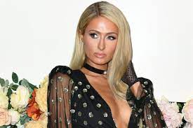 Hotel heiress and socialite paris hilton rose to fame via the reality tv series 'the simple life,' and continues to court media attention through her books, businesses, music and screen appearances. Paris Hilton Andauernde Folter Im Internat Gala De