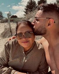 It's time with mom dad. #samarora #love #beach #mom #dad #insta #instagram  #home ##perth #indian #gym #iphone16pro