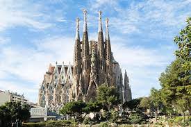 The board had initially set similar goals for 2020 but then the pandemic hit, visitor numbers shrank to around 600,000 and revenues were 15% of those in 2019. Fruher Zugang Zur Sagrada Familia Mit Optionalem Zugang Zum Turm 2021 Barcelona Tiefpreisgarantie