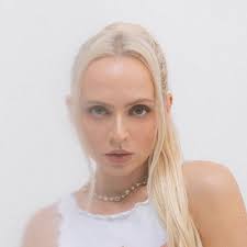 Madilyn Bailey (@madilynbailey)