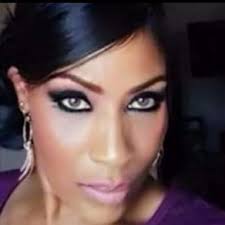 Felicia made a promise at her sister Cassandra's deathbed to keep all 10 of  her nieces and nephews together. Felicia went from a mouth of four to a  single mother of 14...