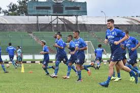 Sosok tersebut adalah farshad noor. Persib Bandung Latihan Lagi Mulai Hari Ini Pemain Siap Seratus Persen Bolasport Com