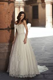 La massima frontiera della trasgressione è sicuramente l'abito da sposa a pantalone: Gilda Abito Da Sposa Palloncino Tessuti Pizzo Tulle Strasssposatelier