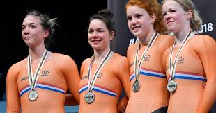 De ouders van fay (14) en boris (10) hoogland laten zichzelf vervangen door robots. Shanne Braspennincx Opent Wk Met Zilver Op De Teamsprint Wielrennen Bndestem Nl