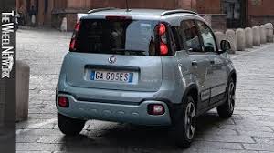 El fiat 500 es un vehículo utilitario de turismo que comenzó a comercializarse en su nueva versión a partir de 2007, aunque sus orígenes y sus numerosos antecesores se remontan hasta la década de 1930, su última modelo se presentó en 2013. 2020 Fiat Panda Hybrid And Fiat 500 Hybrid Driving Interior Exterior Youtube