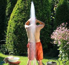 Nach heißen sommertagen sich zu erfrischen und gemütlich zu duschen ist ein luxus. Gartendusche Selber Bauen Erfrischung Garantiert Leben Wohnen Magazin Fertighauswelt De