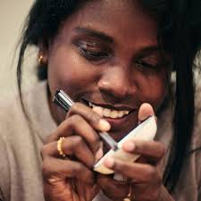 Kintsugi is the ancient Japanese art of mending broken pottery with lacquer  and gold. #SkollWF participants joined kintsugi teacher Iku Nishikawa, of  Kintsugi Oxford to learn this special craft, while reflecting on