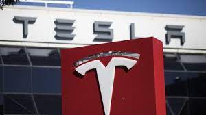 Watch Musk Offloads More Tesla Shares - Bloomberg