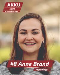 8 Anne Brand
