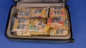 Dec 14, 2020 · the claim: Is This Bag Yours Lost Suitcase Found With 1 6 Million In Cash